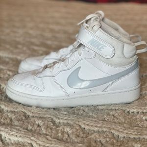 Girls Nike mid with Velcro size 5.5 youth girls sneakers